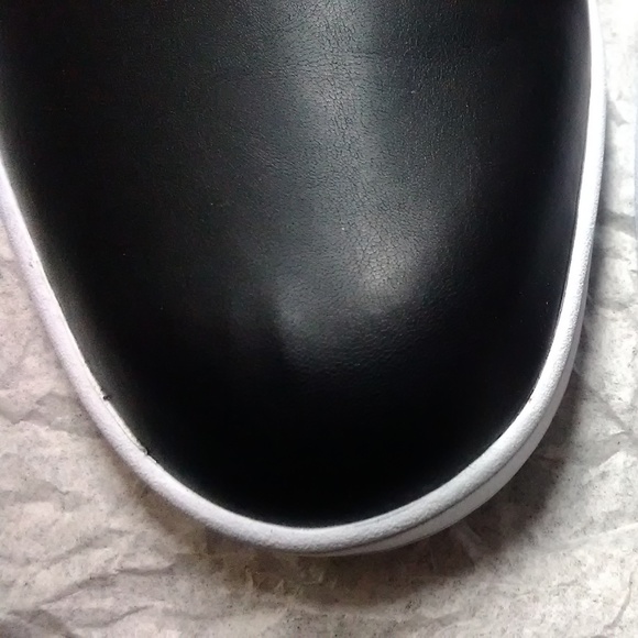 Emerica men size 7 - new with defect - Picture 5 of 7